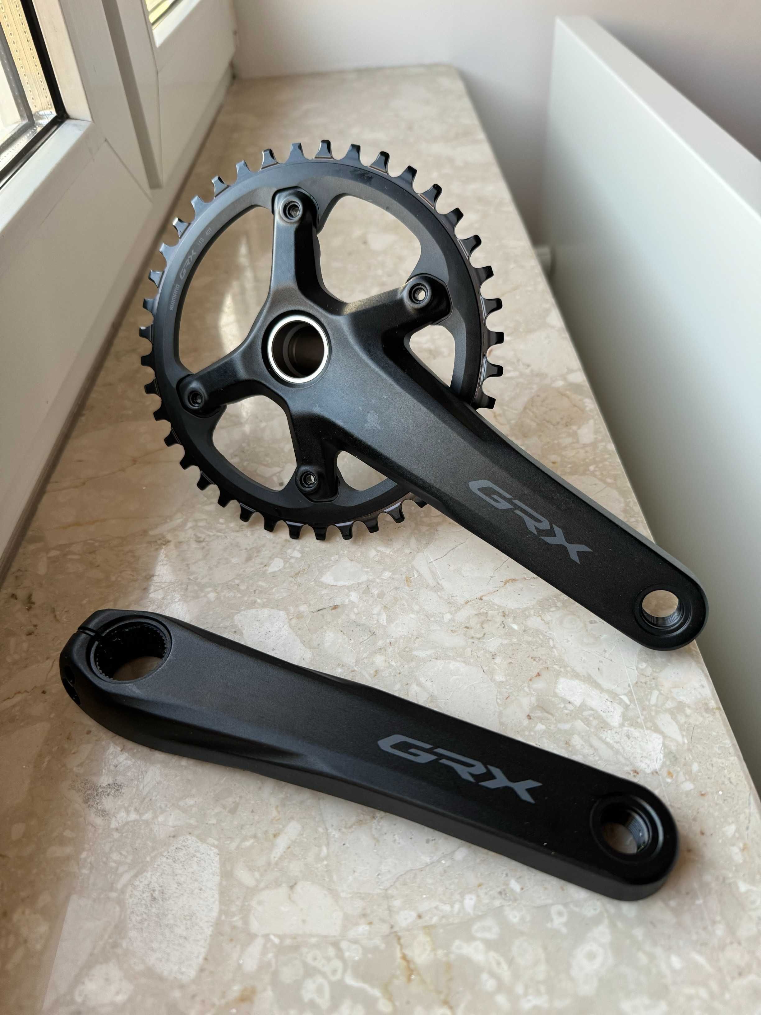NOWY Mechanizm korbowy / Korba SHIMANO GRX FC-RX600 NW 11S 40T 175 mm
