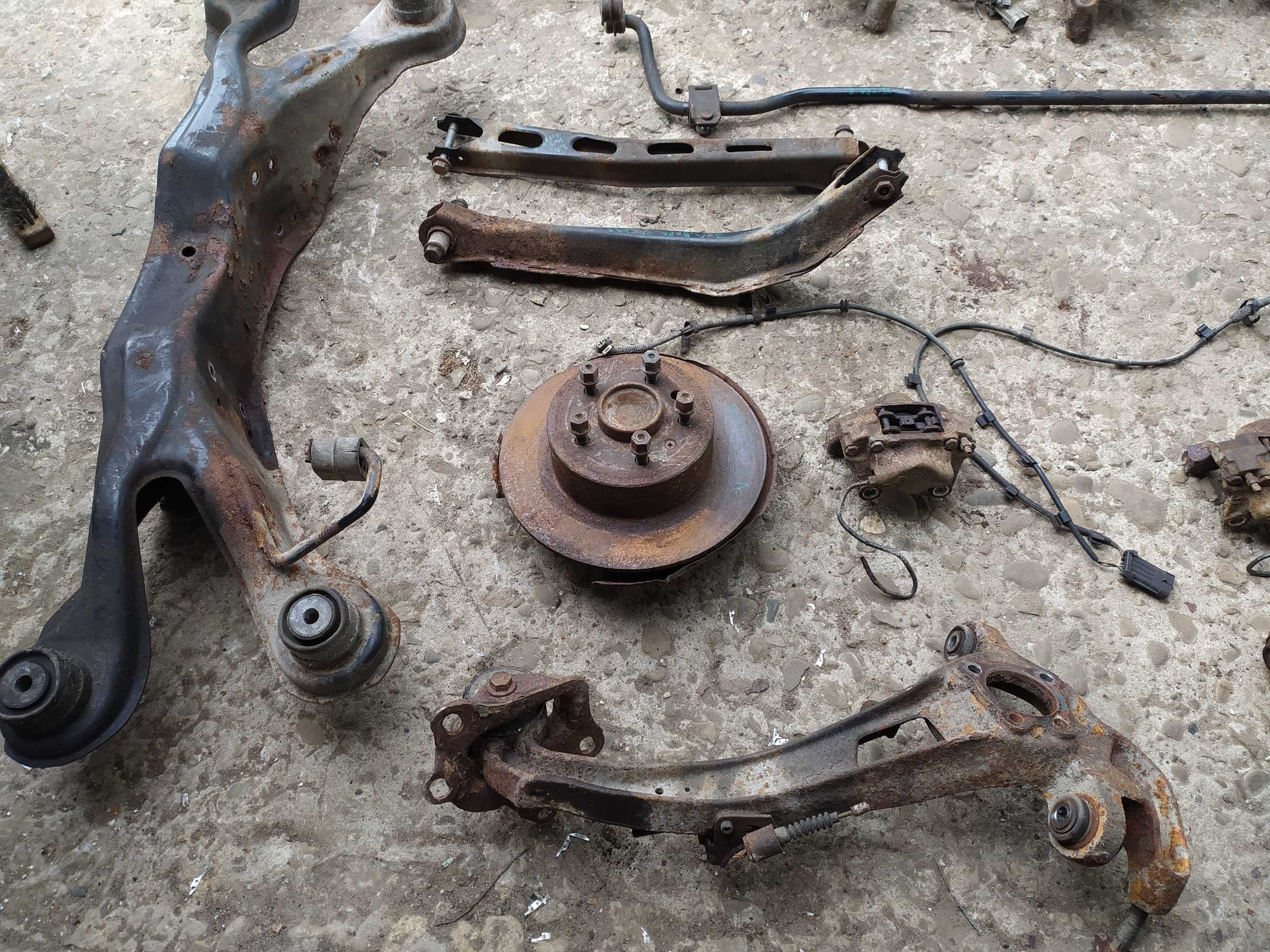 Задні ступиці Opel Vectra B. ричаги, балка, супорти .можна на прицеп