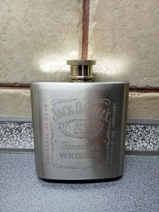 Piersiówka Jack Daniels Distillery, Lynchburg, Tennessee, 3 Oz