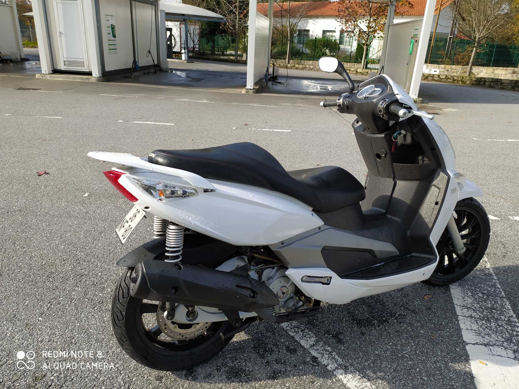 Scooter Aeon urban 350i com poucos klm
