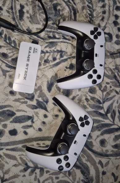 ** KONSOLA RETRO ** Model 2025 ** 2 pady - 64GB - 2000 gier!