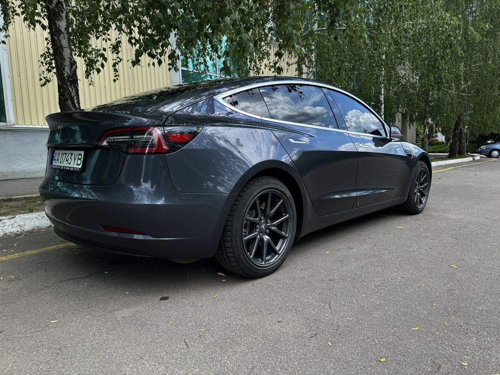 Tesla model 3 2019