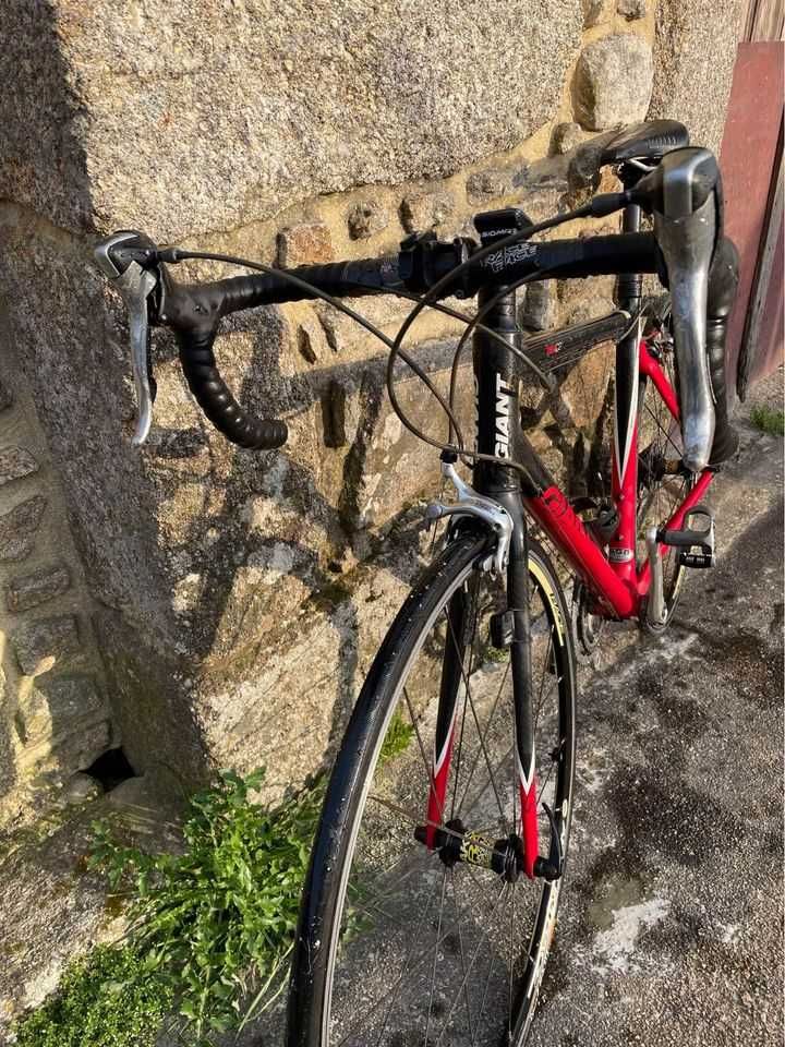 Bicicleta de Estrada (toda em carbono)