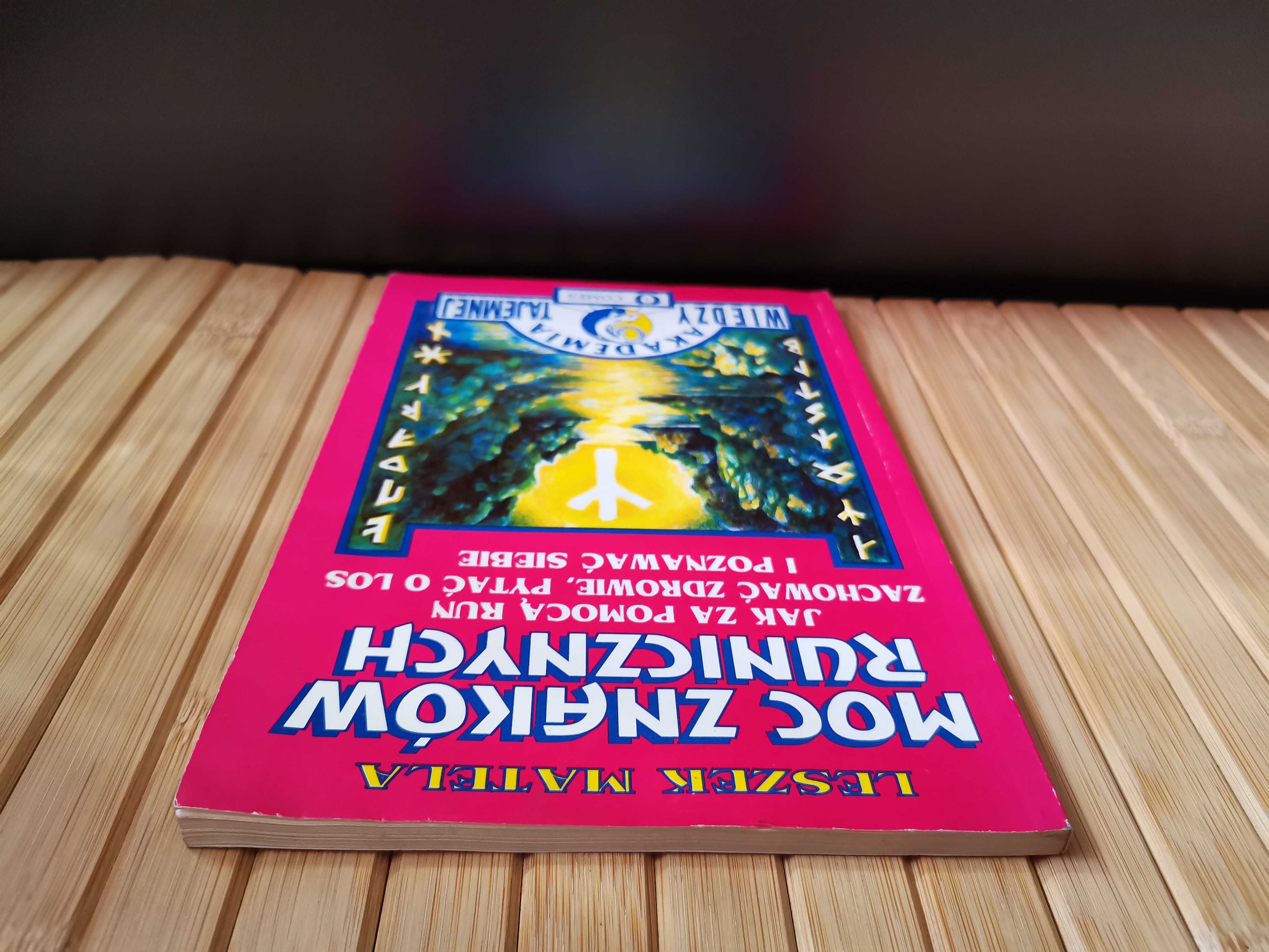 Matela Moc znaków runicznych Real foty