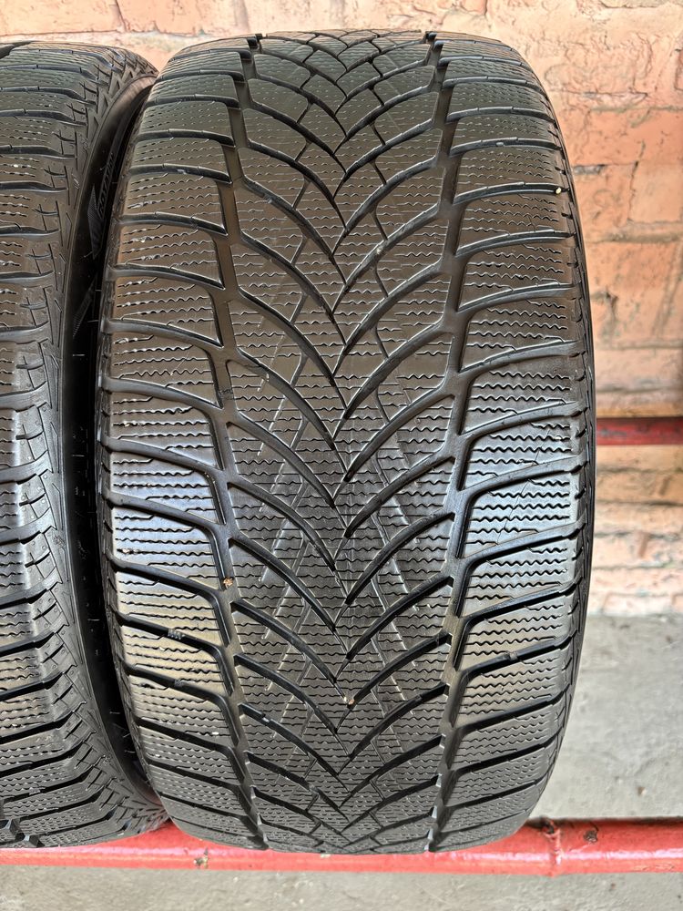 Пара зимових шин 255/40R19 Good Year