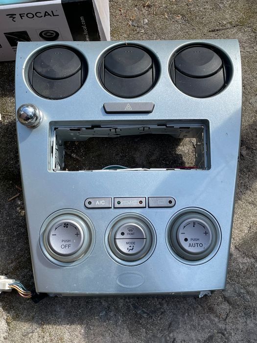 Панель магнітола