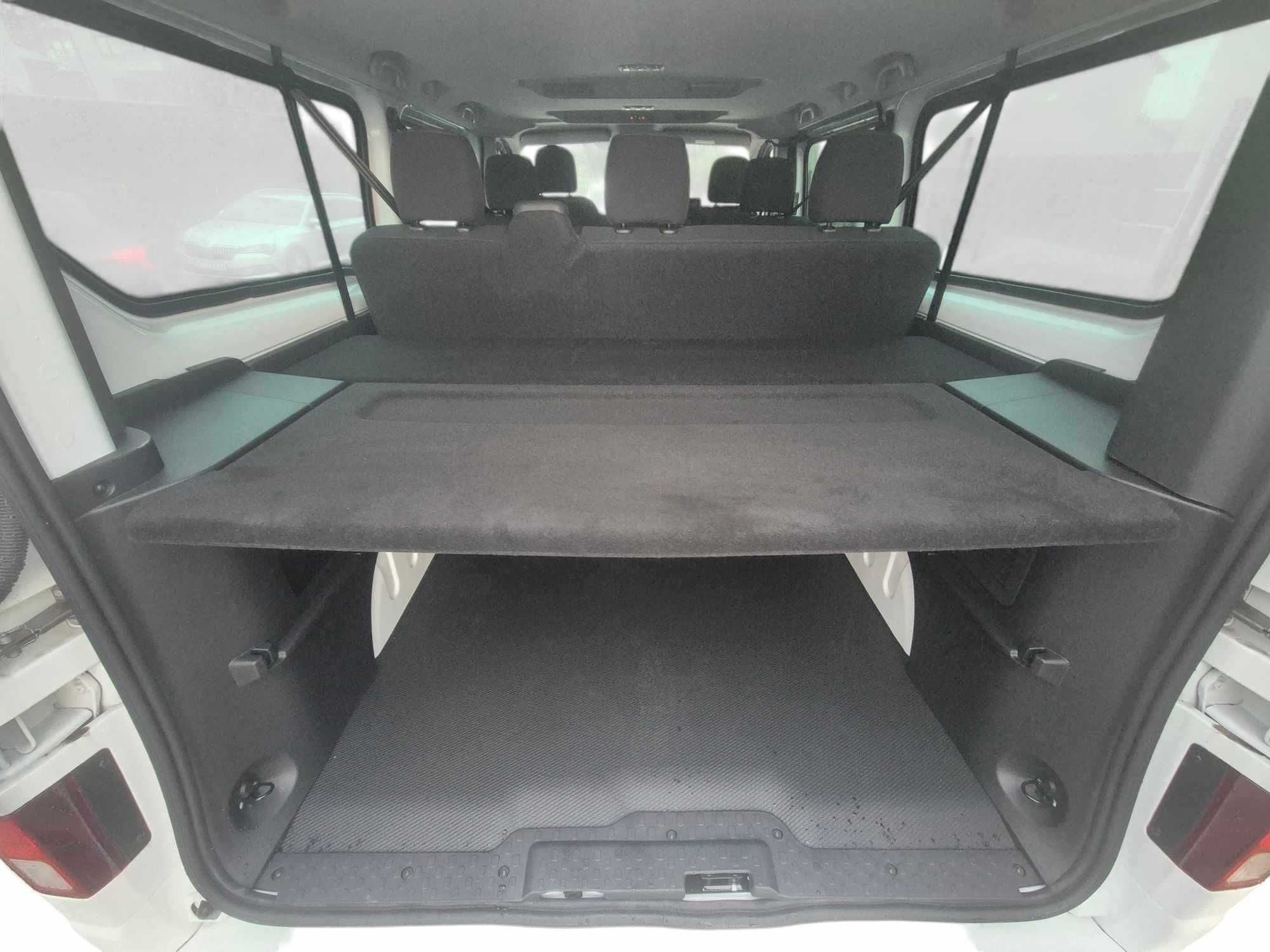 Wynajem Busa 9-Osobowy Renault Trafic Long, Nowy Model, 150 KM