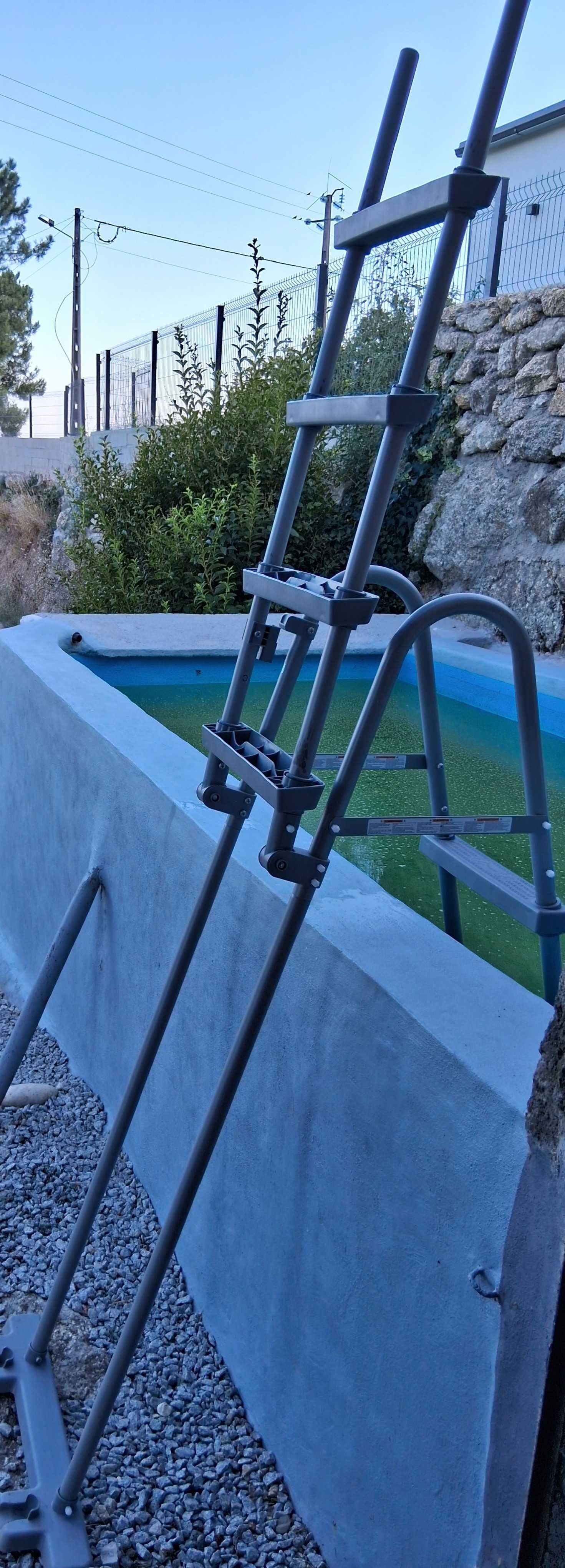Escada de segurança para piscina Bestway