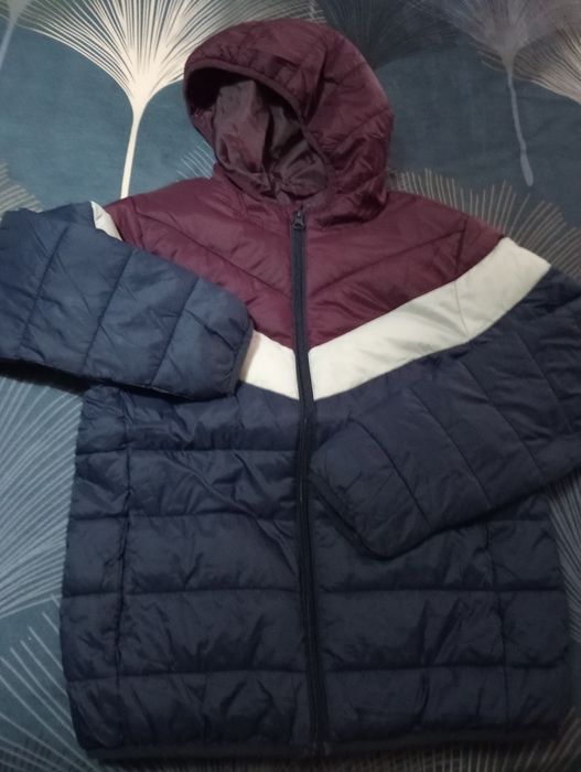 Kispos praticamente novo.para rapaz.10.12