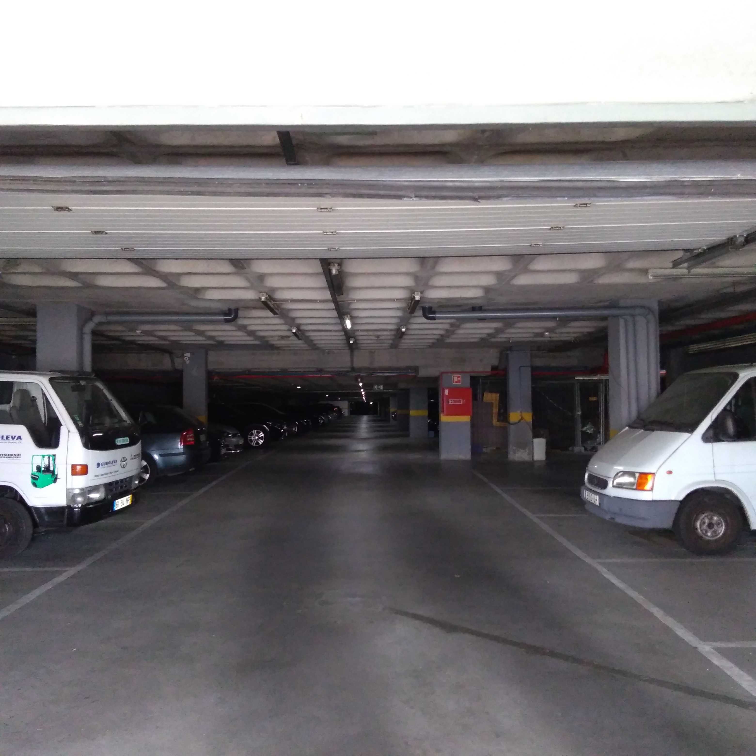 Estacionamento perto do Comboio de Monte Abraão