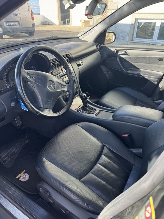 Mercedes C200 em excelente estado