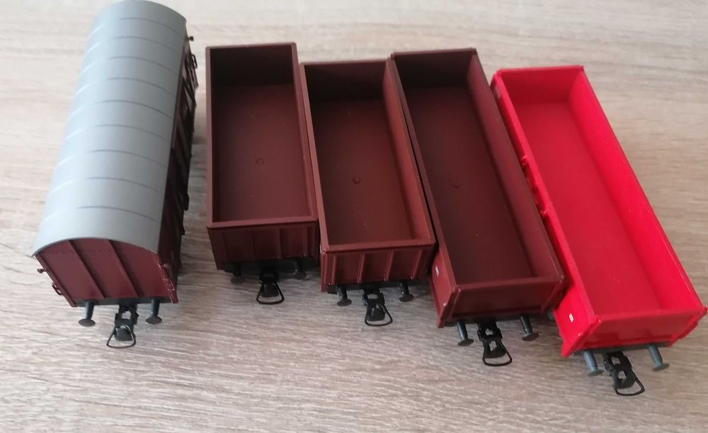 Wagony towarowe ROCO H0 pasują do piko
