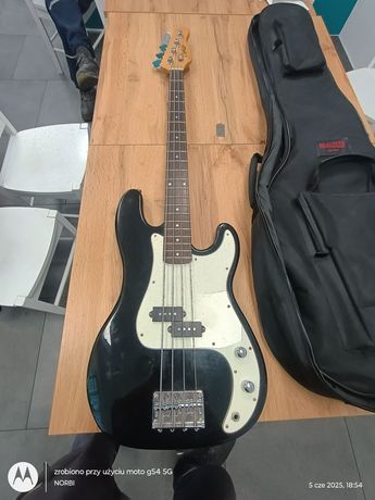 Sprzedam gitarę basową