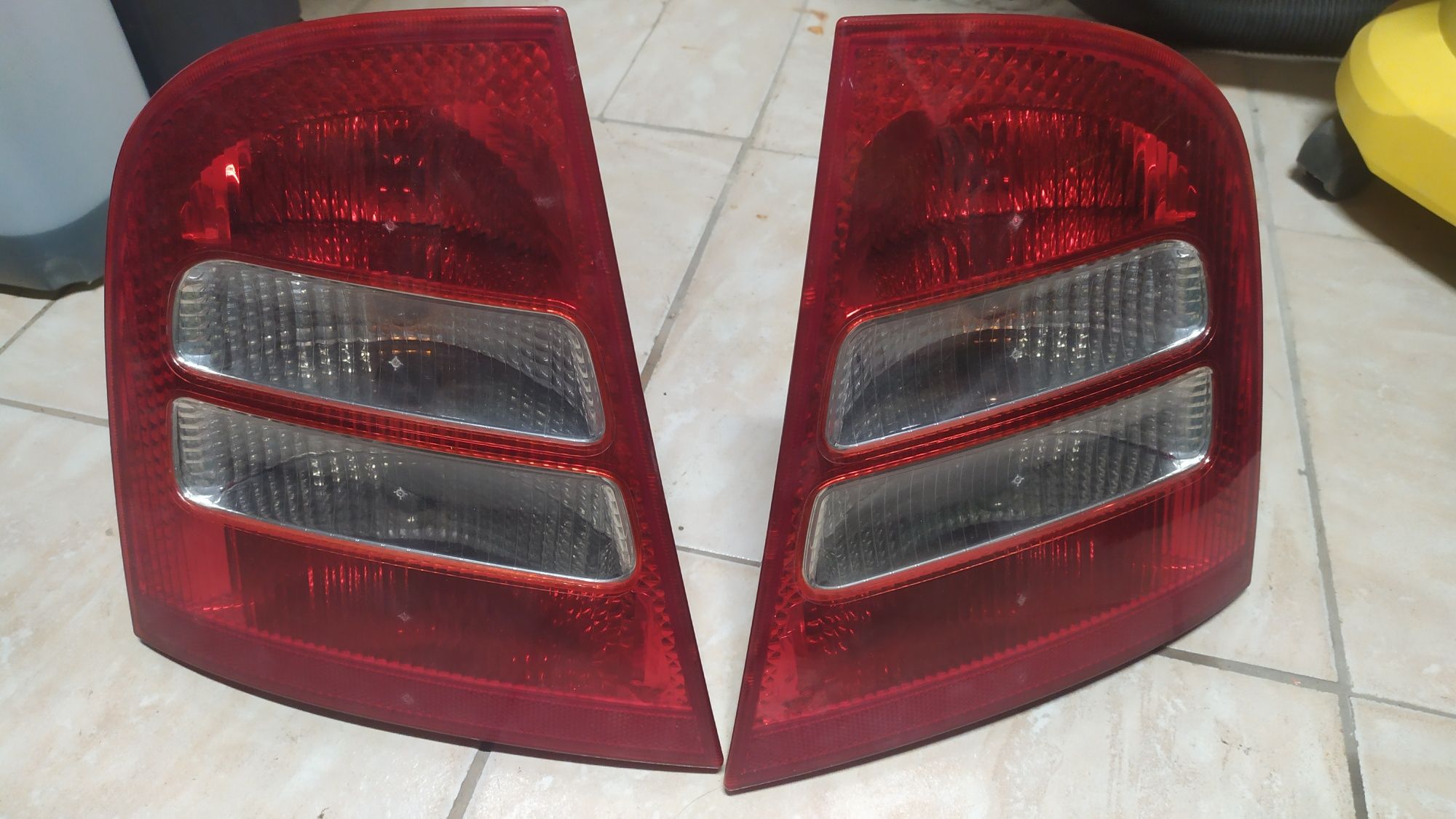 Lampy Skoda Octavia I tył