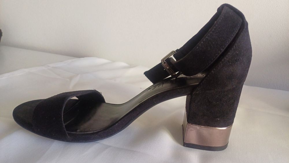 Sandálias da bershka- 40