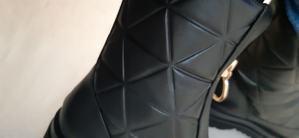 Botins de luxo Lola Cruz