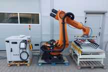 Paletyzator KUKA KRC4 Zrobotyzowana paletyzacja worków kartonów FANUC