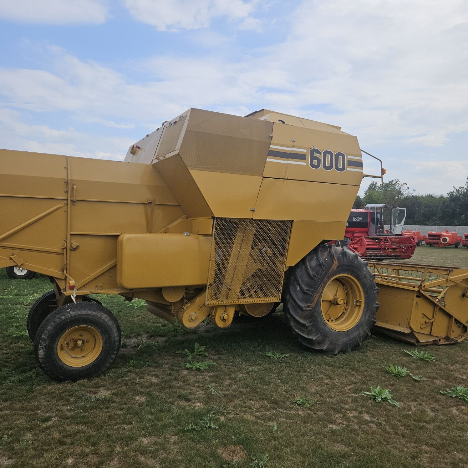 Комбайн зерно збиральний Sampo 600 680 з Фінляндії