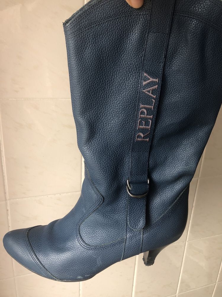 Botas azuis (Replay)