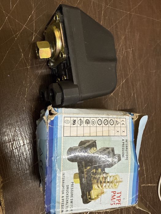 Włącznik ciśnieniowy PM‑5 230V z ruchomym przyłączem