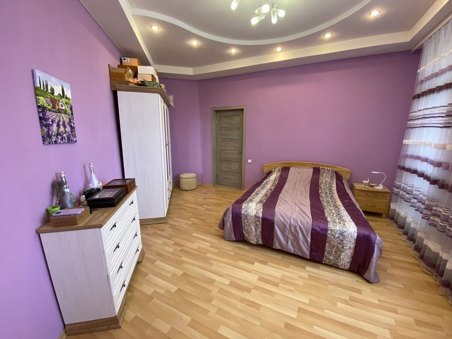 Продам 2-х комнатная сталинка Холодная гора