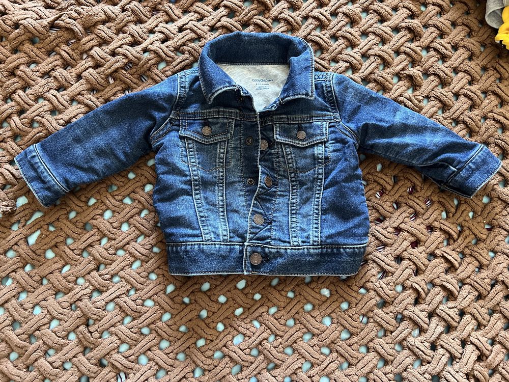 Дитяча джинсова куртка в ідеальному стані babyGap 9-12 місяців
