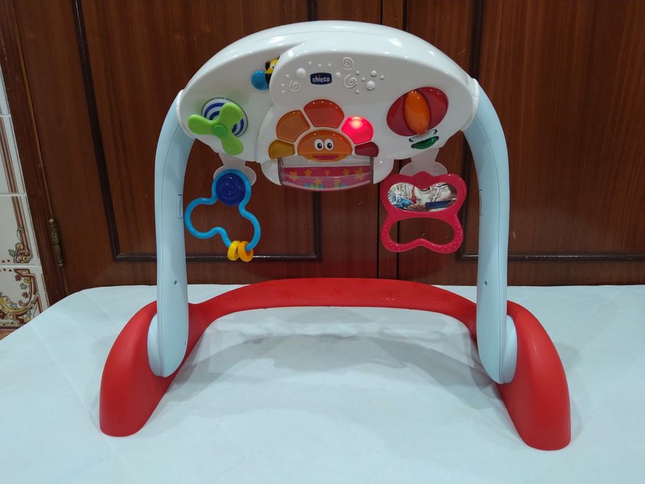 Ginásio de atividades para bebé brinquedo casa quarto apartamento.