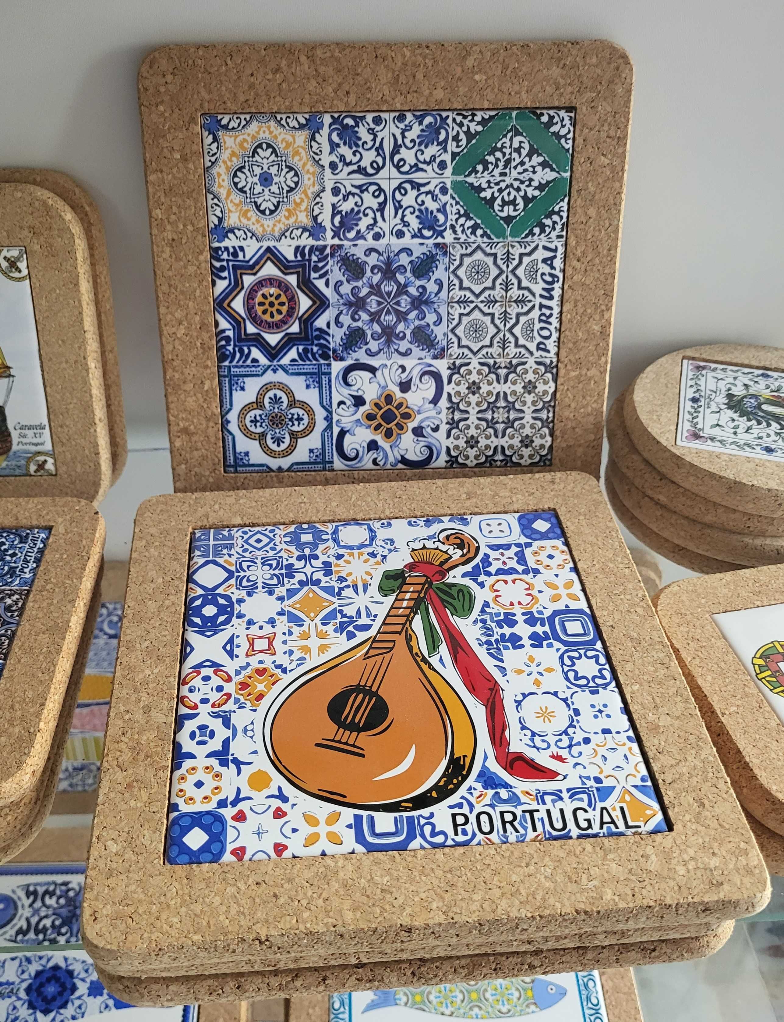 Bases de Cortiça com Azulejo, Bases de quentes e frios