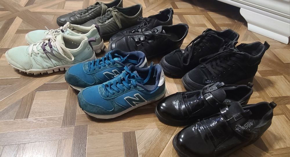 БЕЗКОШТОВНО віддамо чоловічі та жіночі речі поштою НЕ відправляємо