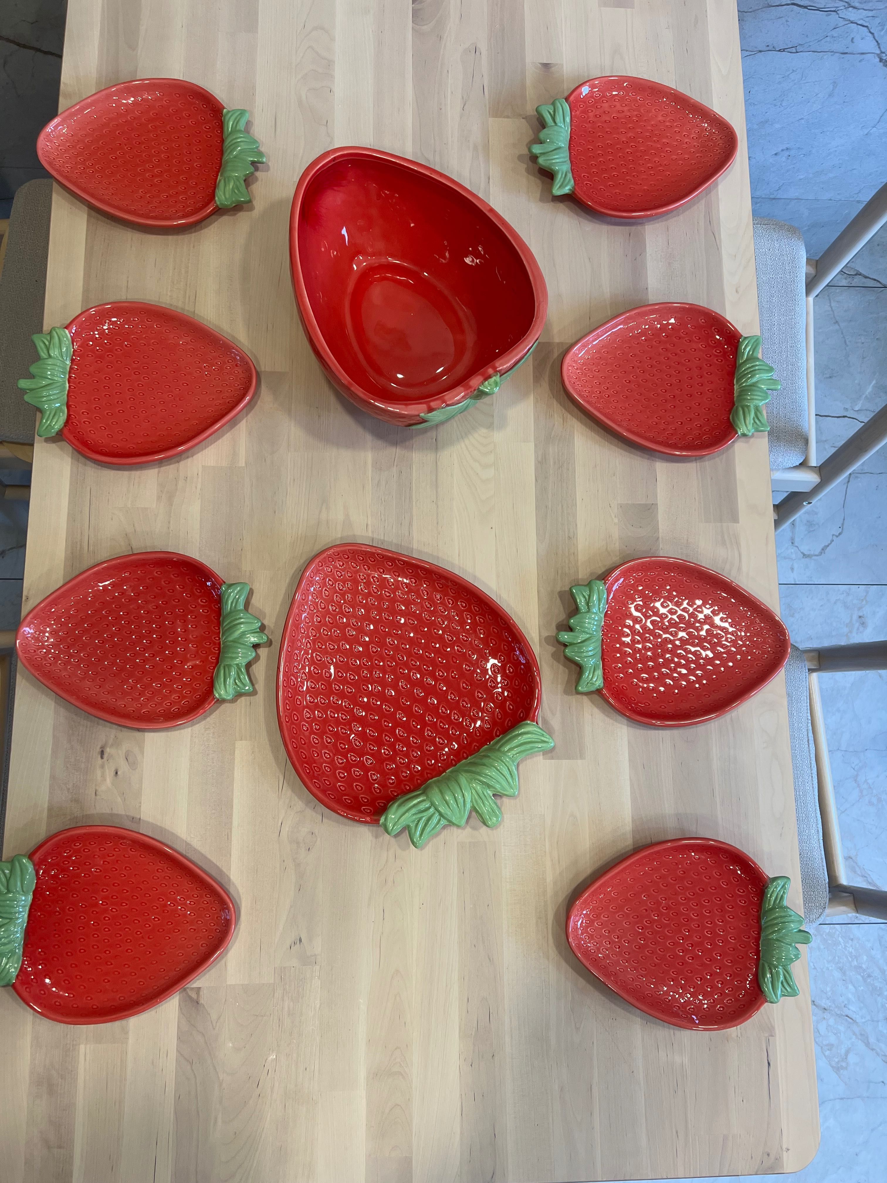 zestaw deserowy ceramiczny  /truskawki