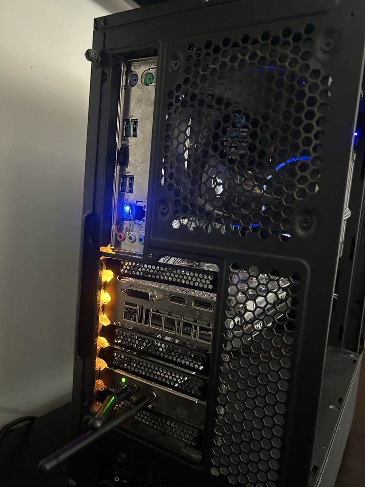Pc gaming em muito bom estado