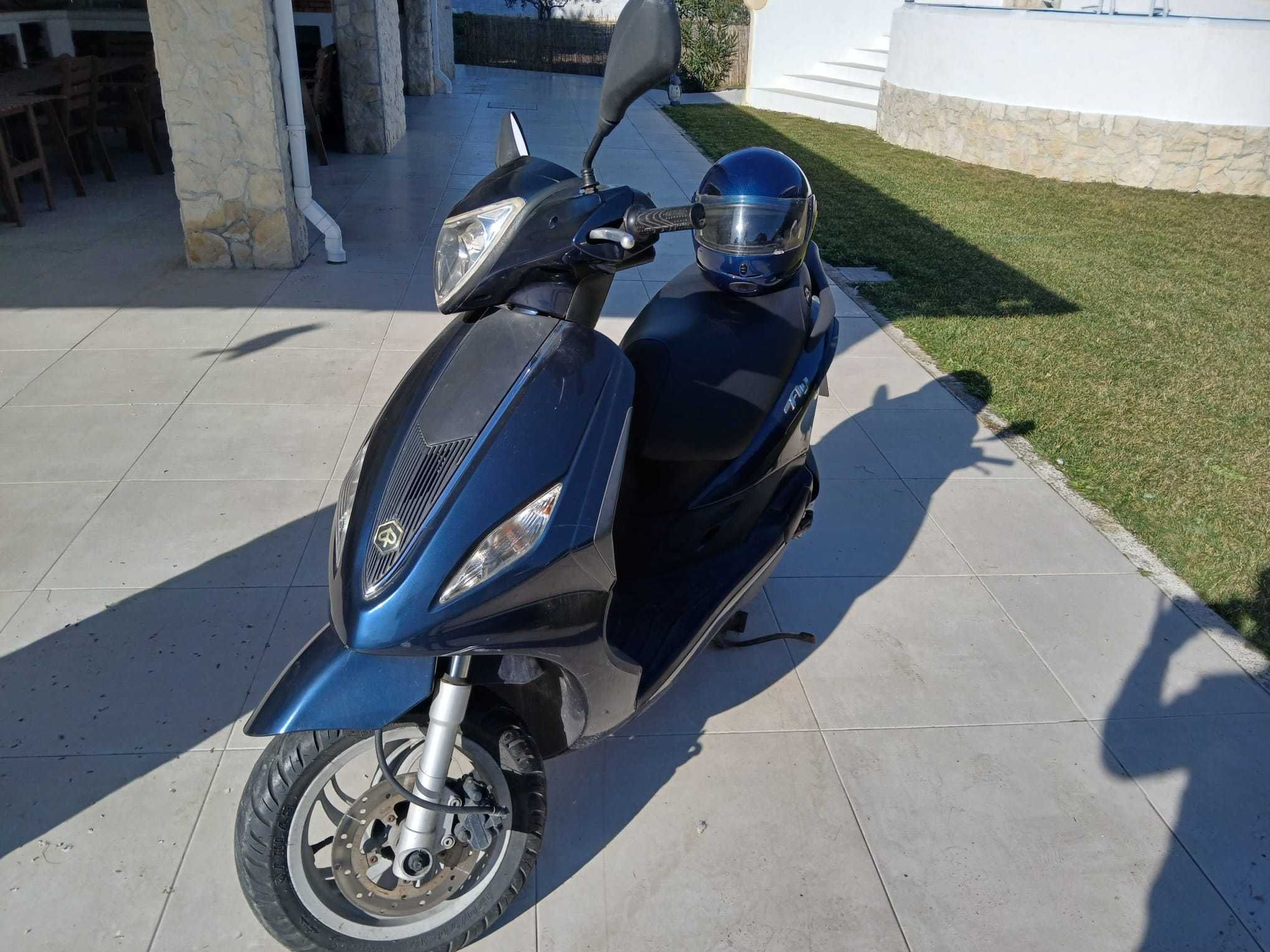 Piaggio FLY 50 4T