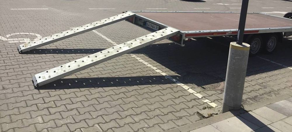 Лафет,прицеп для перевозки автомобілів