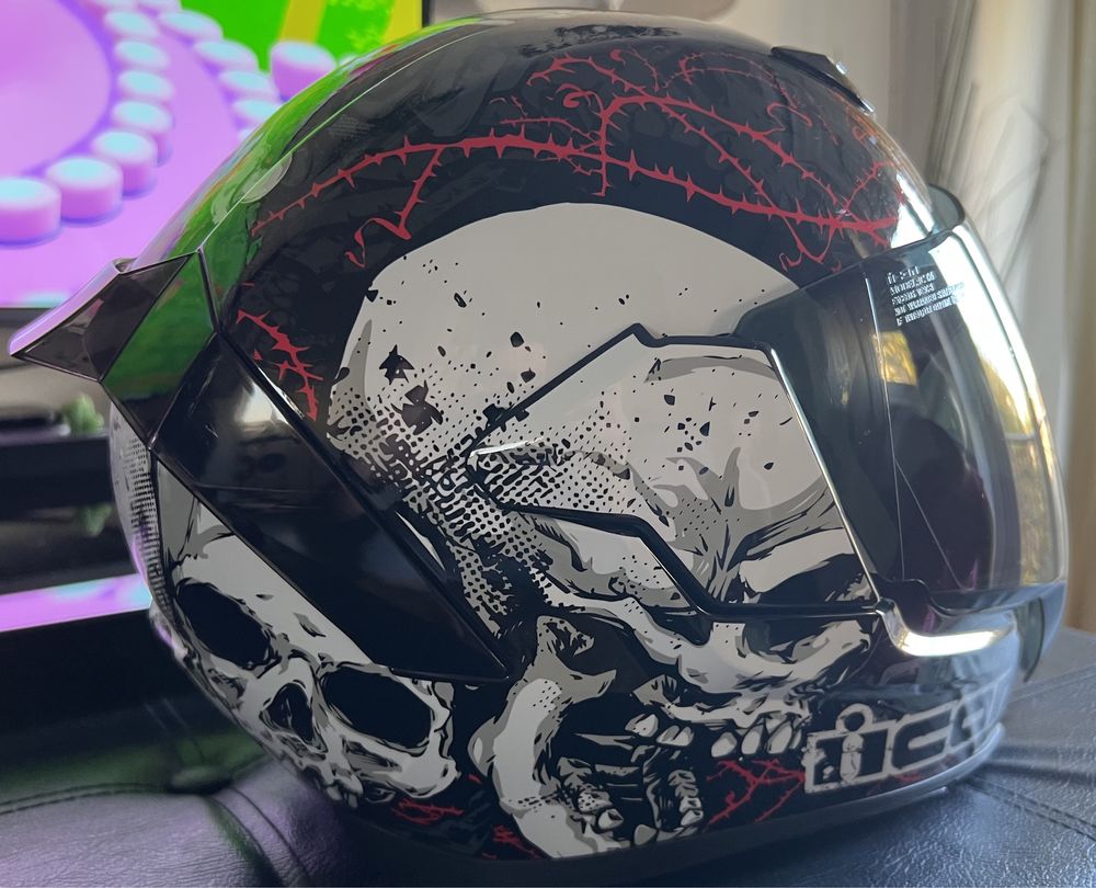 Vendo capacete Icon Airflite Skull