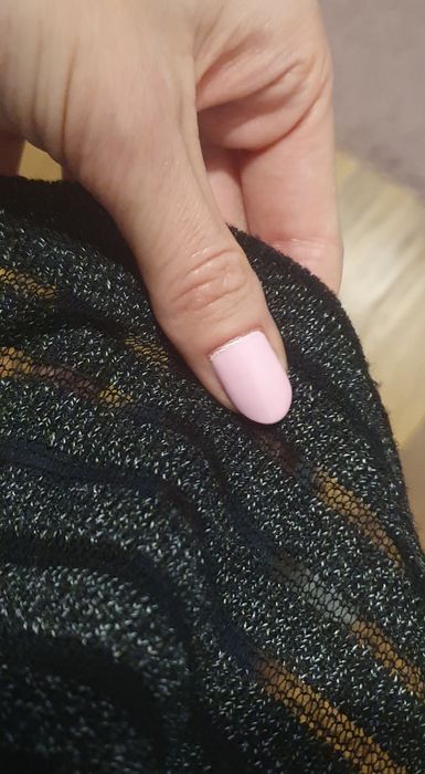 Ciekawy sweterek z biało srebrną nitką XS/S