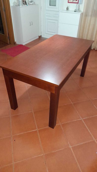 Mesa para cozinha ou sala