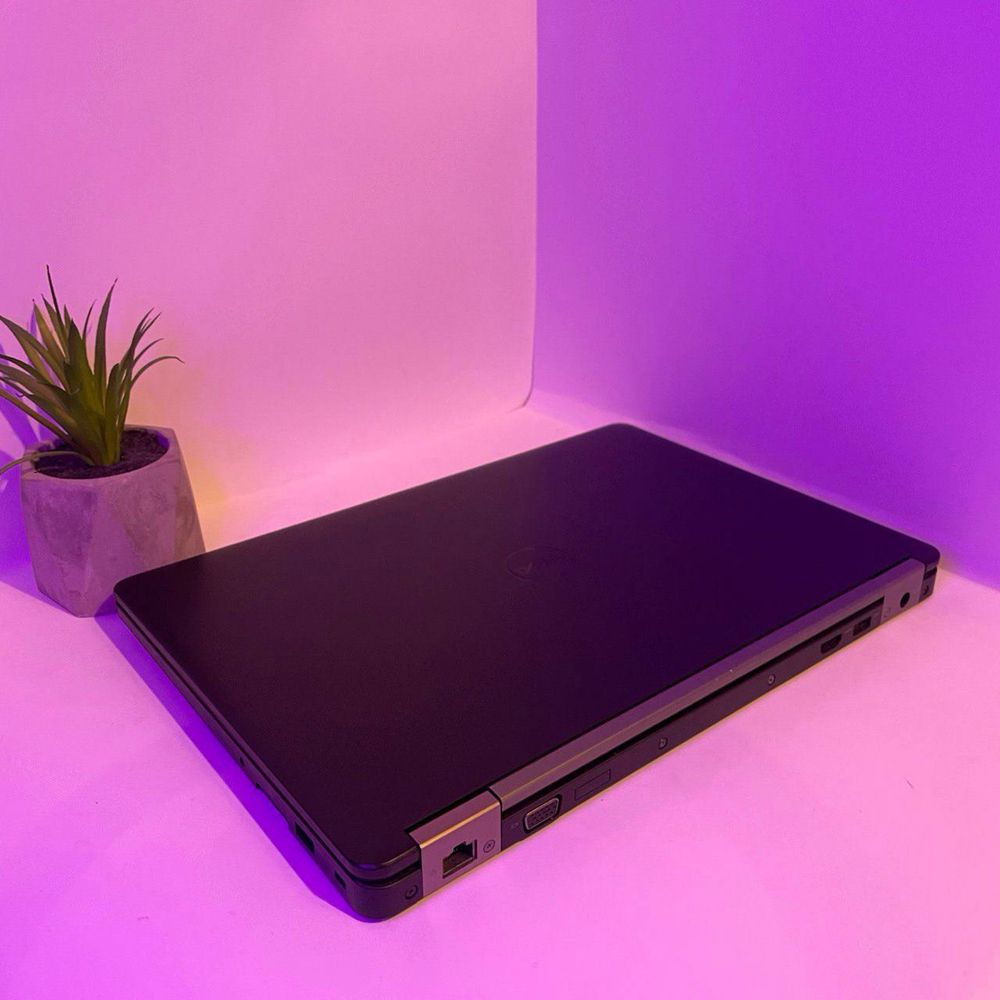 Ноутбук dell в ідеальному стані, i7, 16 оперативки, mx 130 батарея нов