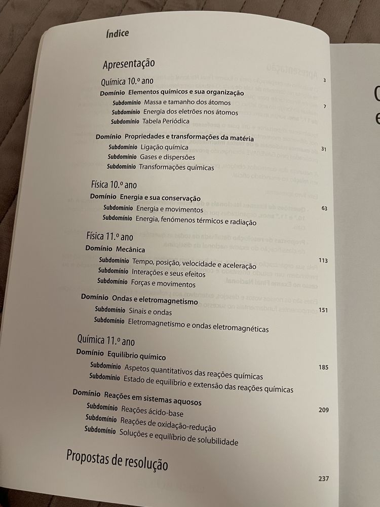 Livro de exercícios de Física e Química A