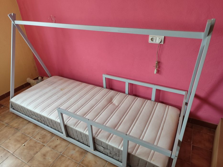 Cama Montessori criança