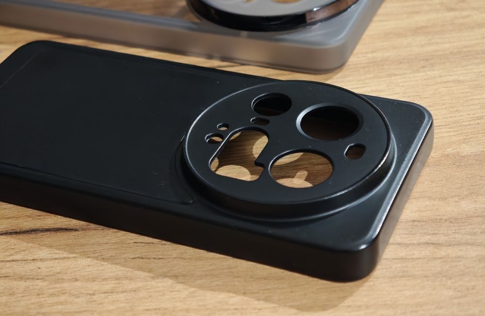 Xiaomi 15 Ultra  Etui Case 2szt jedno nowe.