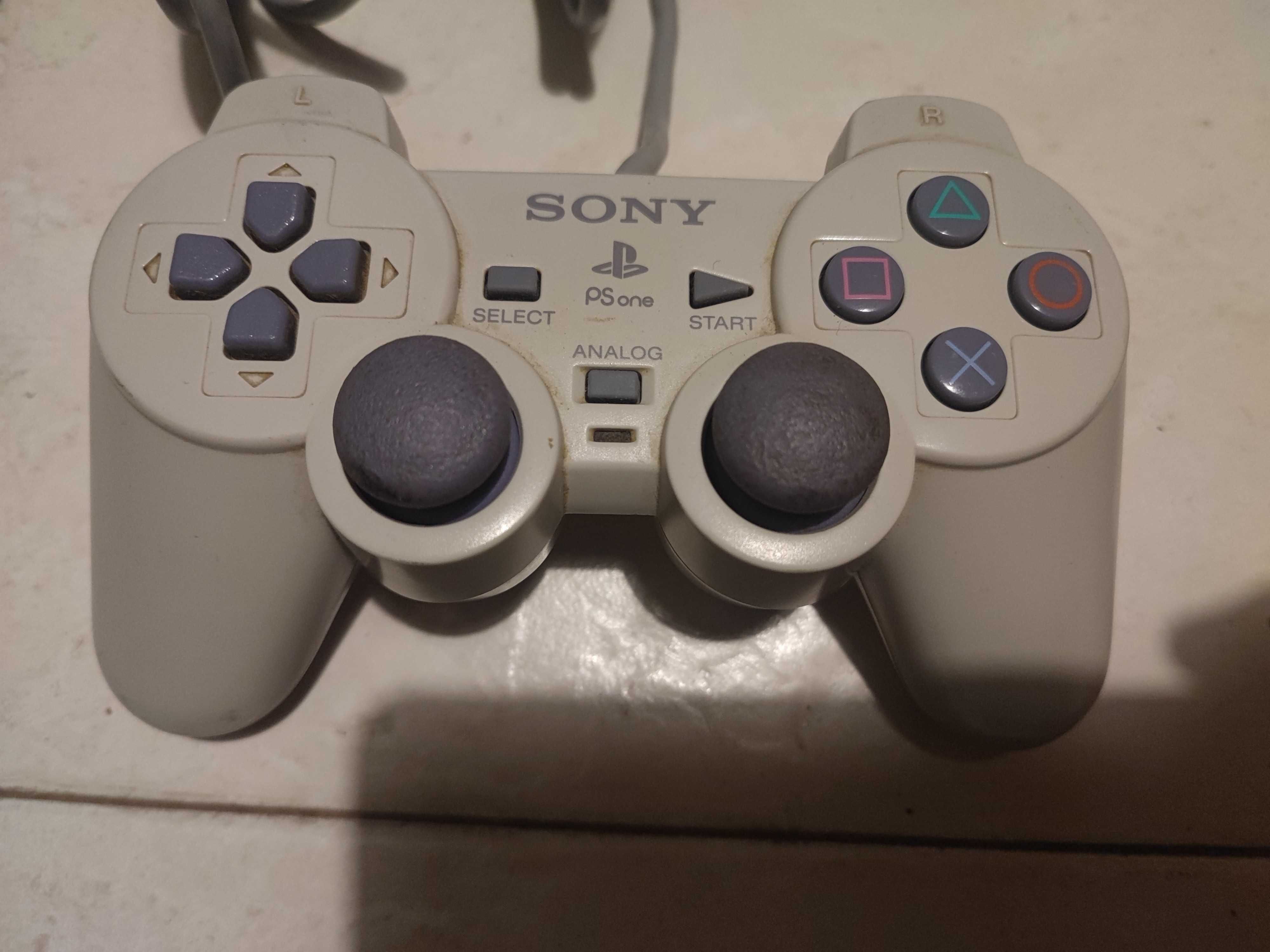 Sony PlayStation, dwa pady SGPH-1200, SGPH-110