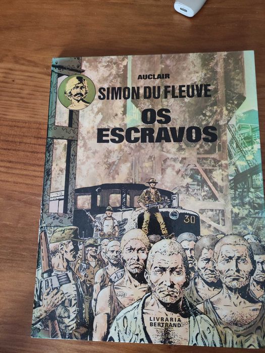Livro de Banda Desenhada "Os Escravos"