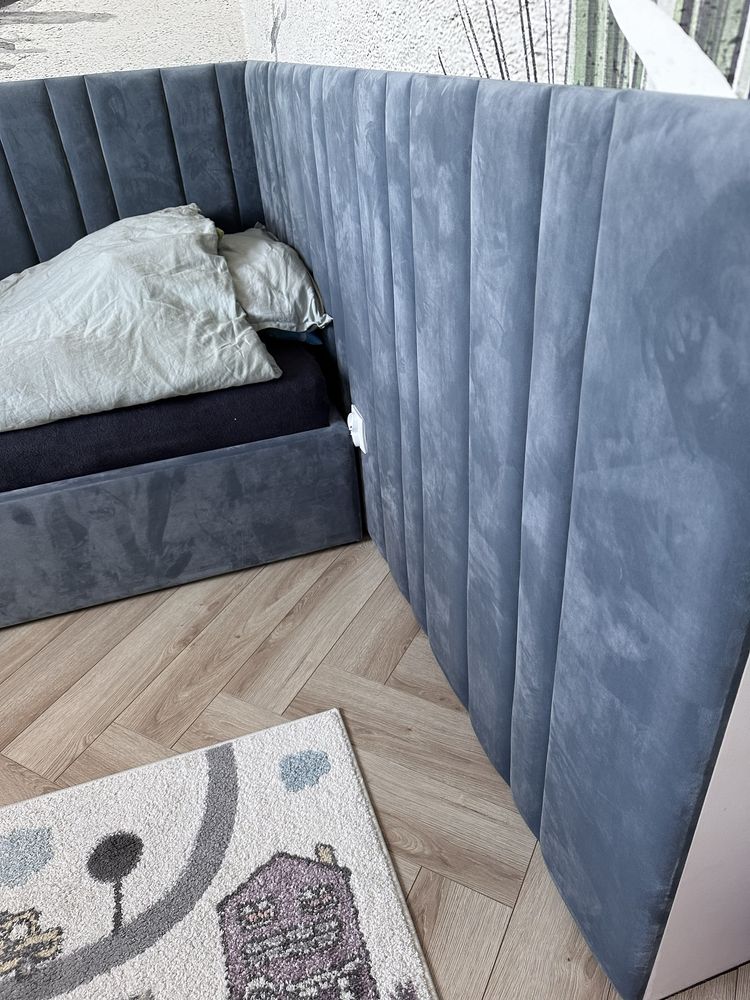 Łóżko 90x200 z panelami tapicerowanymi