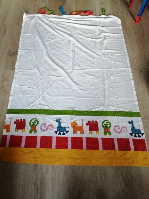 Zasłonki Ikea do pokoju dziecka.