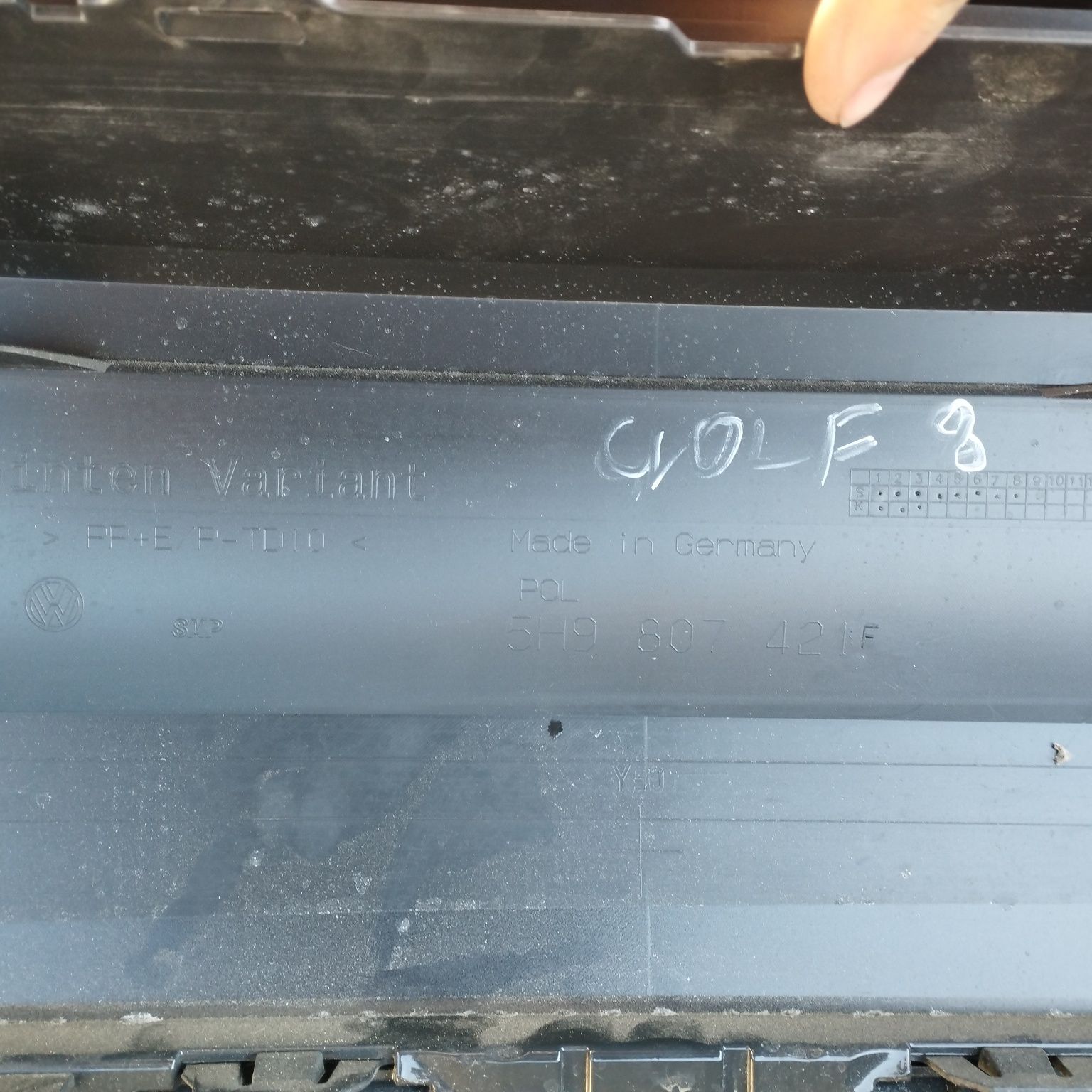 Volkswagen Golf VIII 8 Zderzak tył kombi oryginał jak nowy