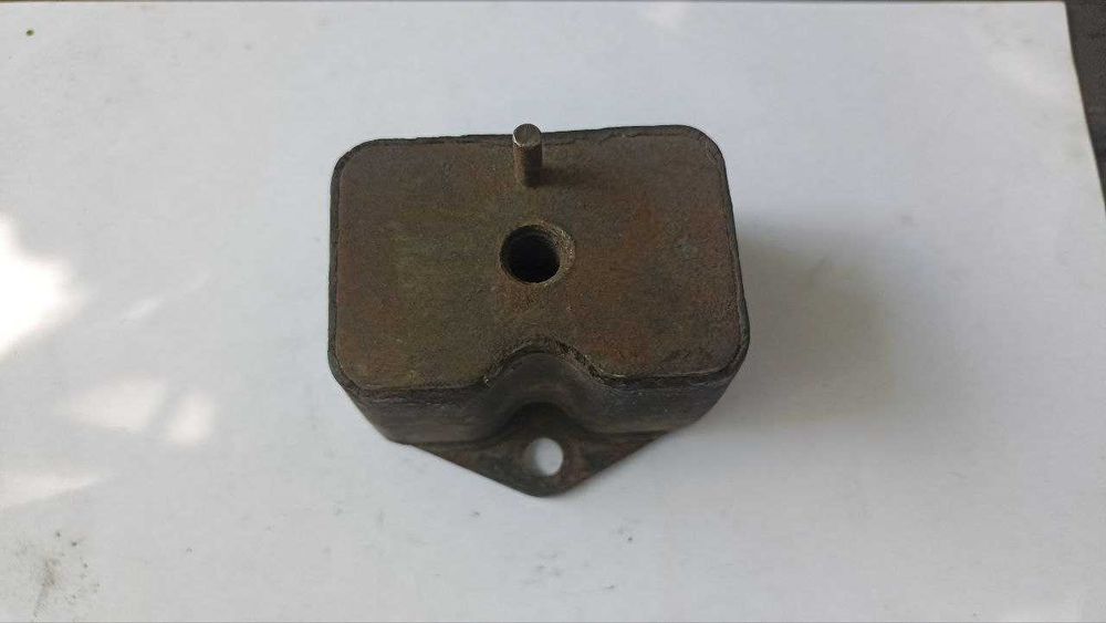 Опорная подушка Двигателя Волга 2410