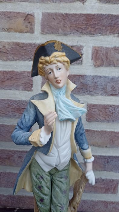 Статуэтки парные  
"Галантная пара"