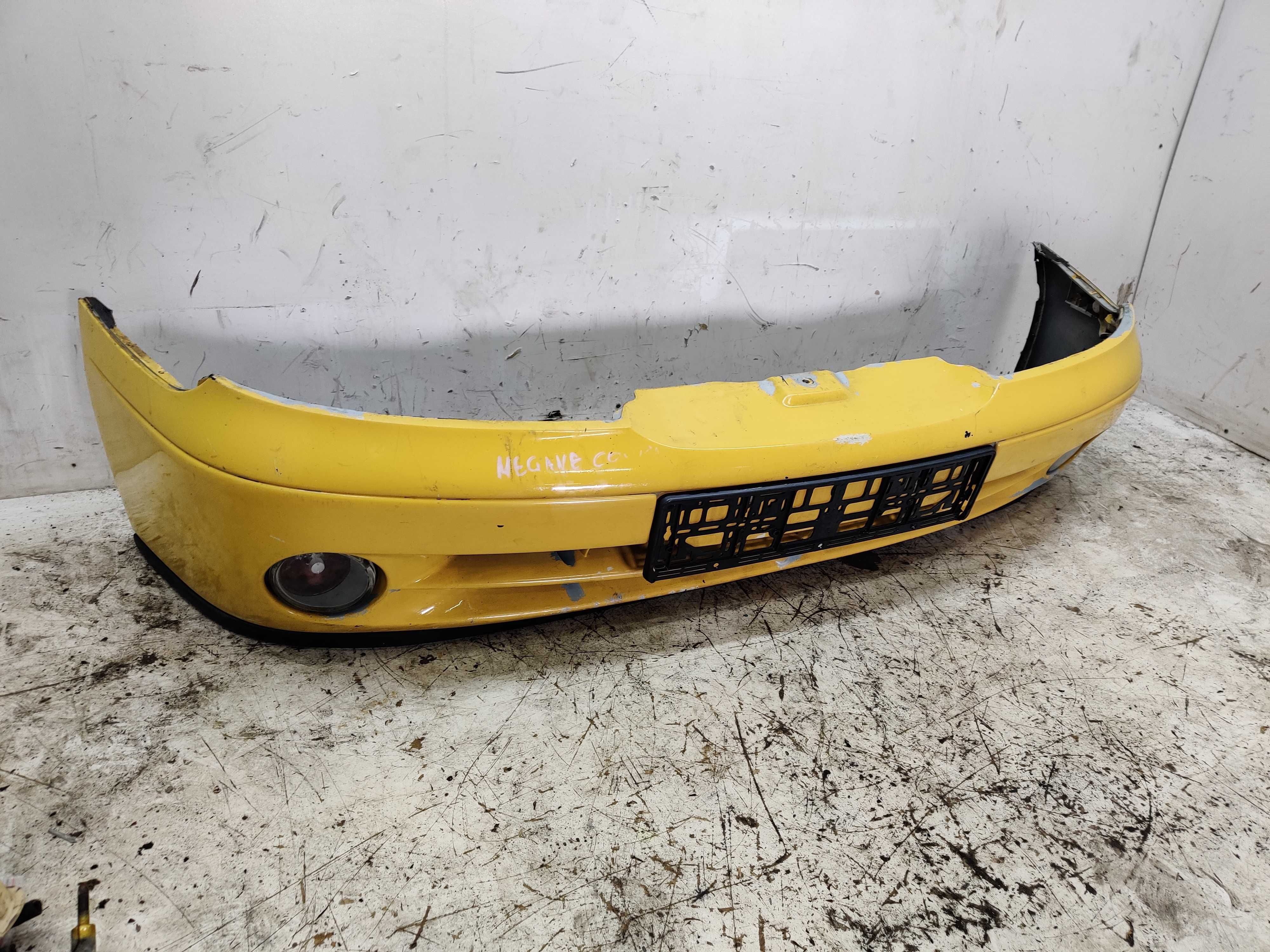 Renault Megane I HB 3D Zderzak Przód Przedni
