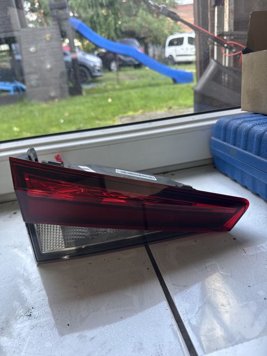 Lampa tył lewy na klapę Skoda Fabia 4