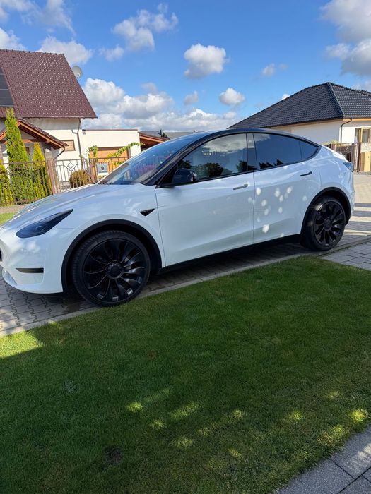Tesla Y DUAL MOTOR - felgi Performance 21 , lotka Carbon